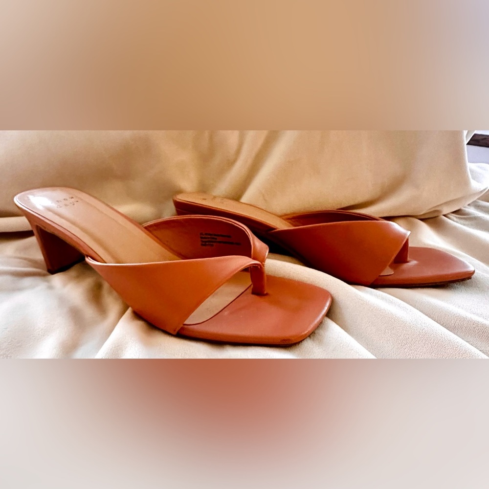 Pink Heels - Picture 2 of 3